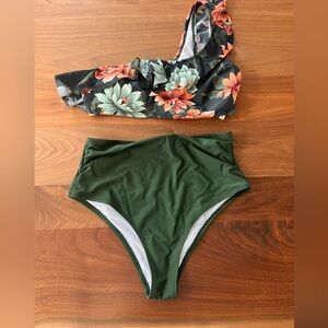 Cupshe 2-piece suit size M